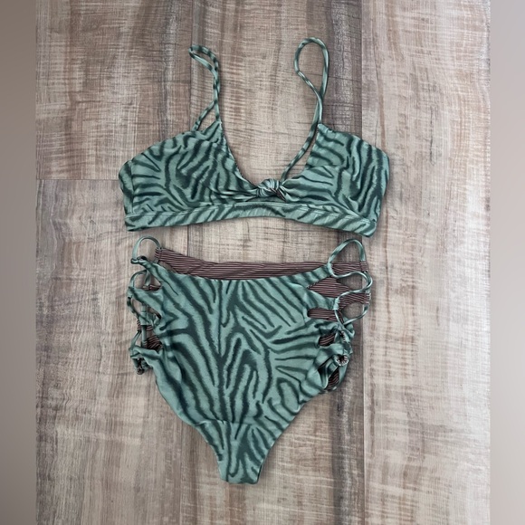 Acacia Swim Set, L, Tali Top & Queens Bottom in Savanna - Picture 1 of 5